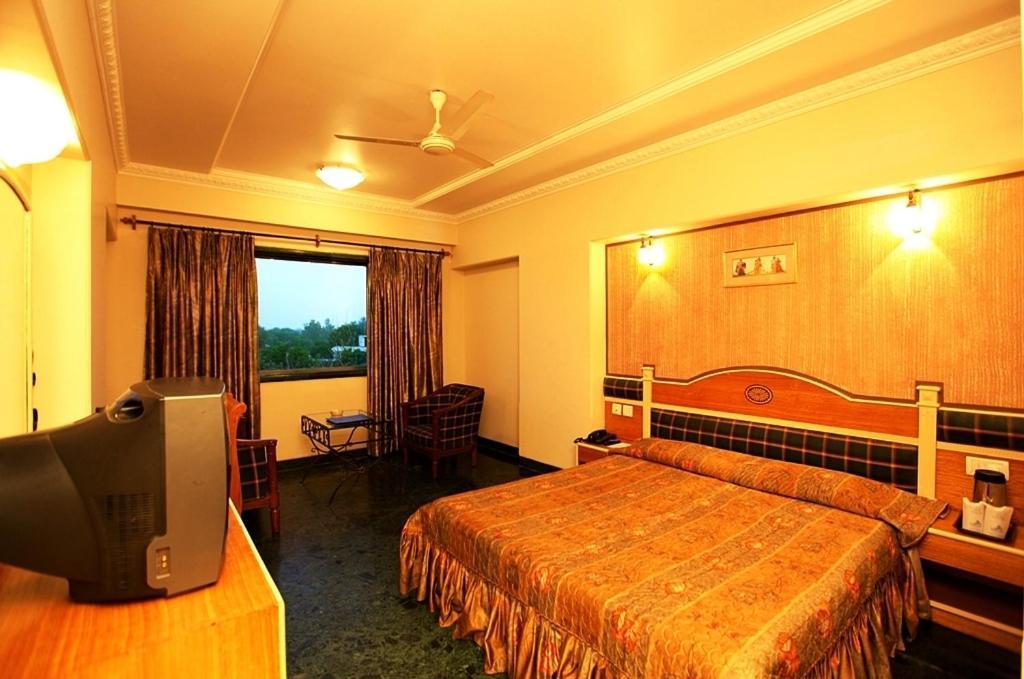 Hotel Brijwasi Royal Mathura Zewnętrze zdjęcie