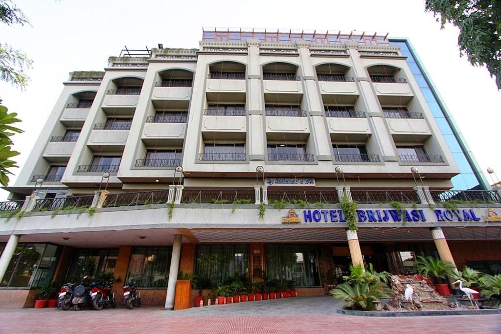 Hotel Brijwasi Royal Mathura Zewnętrze zdjęcie